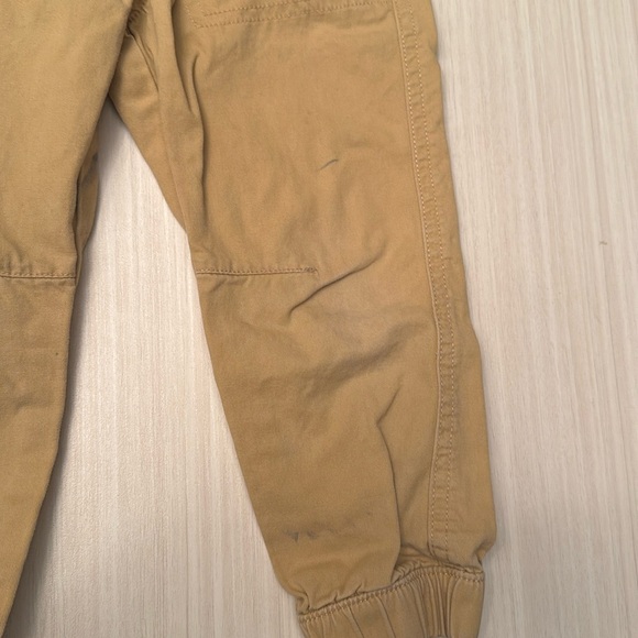 Garanimals. Toddler Boys Set. 3T. Maroon Hoodie Thermal & Khaki Joggers. 3T. - Picture 4 of 9